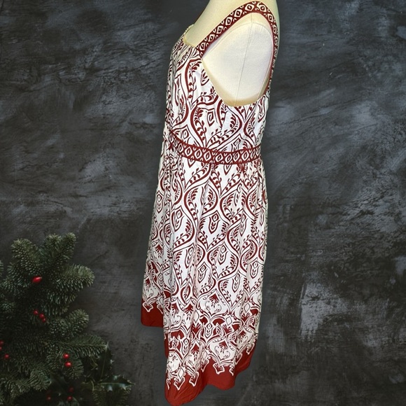 NWT Talbots Modern Poplin Fit & Flare Dress in White/Sangria Bohemian Medallion - Picture 9 of 16